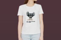 Standing Woman with T-shirt Mockup крылы 800